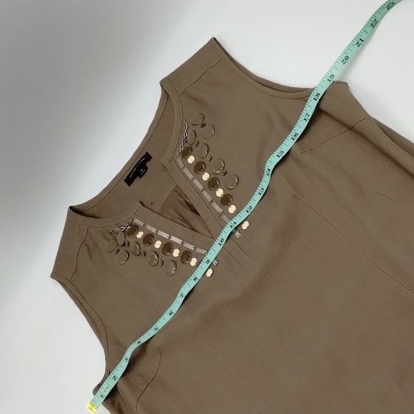 Tahari Arthur S. Levine Beige Shift Dress with Embellishments Size 10 - Picture 9 of 15